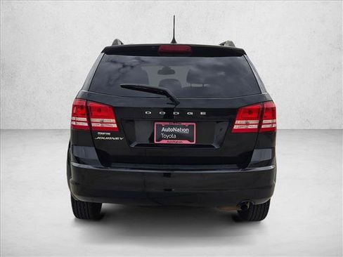 Used 2020 Dodge Journey SE w/ SE Popular Equipment Group image 6