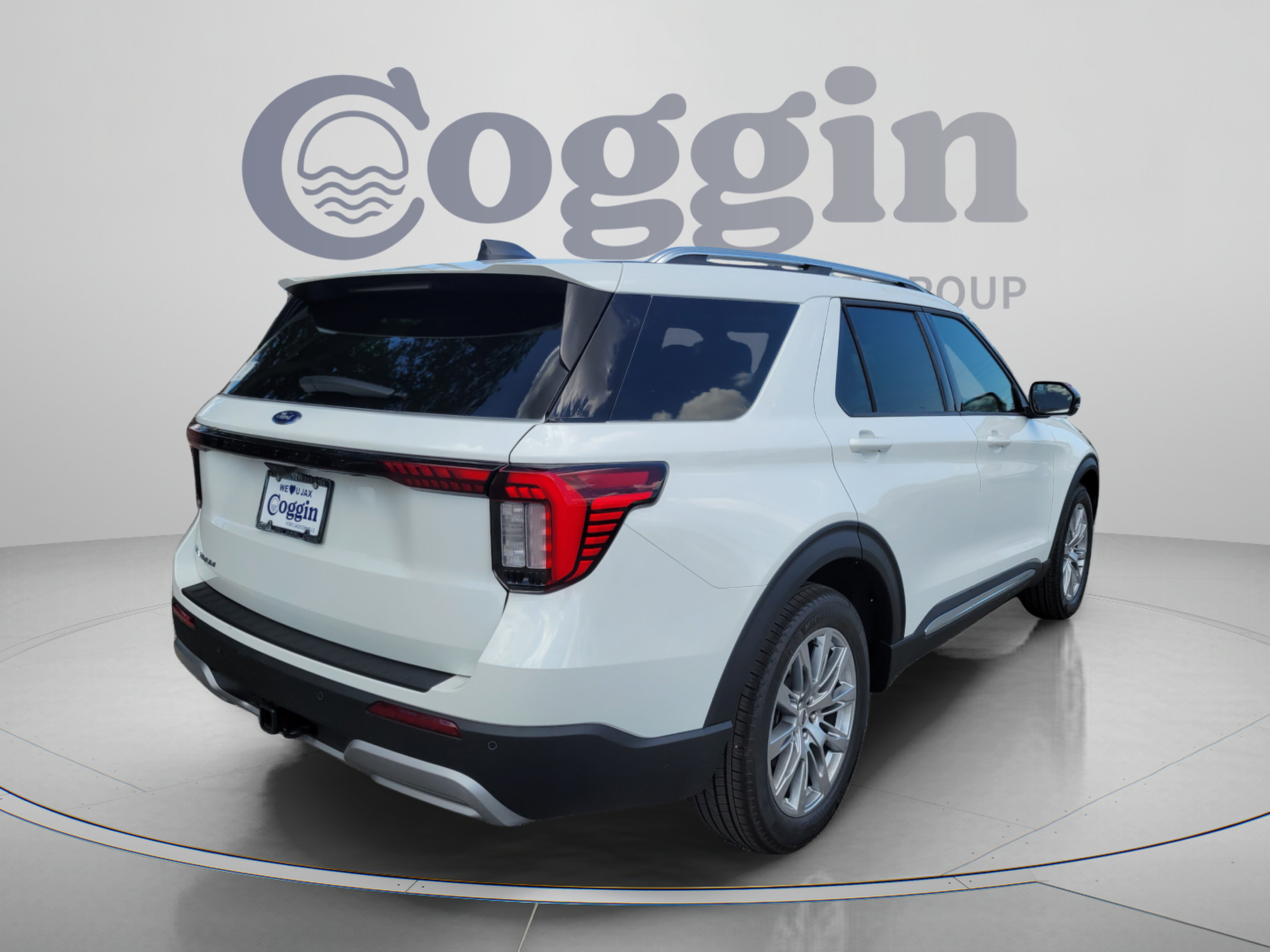 New 2026 Ford Explorer Platinum RWD image 3