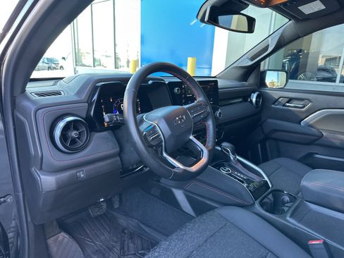 Used 2023 Chevrolet Colorado Z71 w/ Z71 Convenience Package 2 image 18