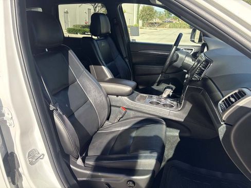 Used 2022 Jeep Grand Cherokee Limited image 17