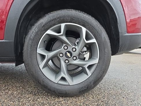 Used 2025 Chevrolet Trax LT w/ Driver Confidence Package FWD image 22