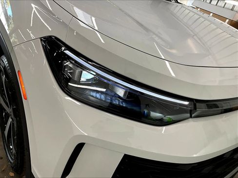 New 2026 Volkswagen Tiguan SE image 31