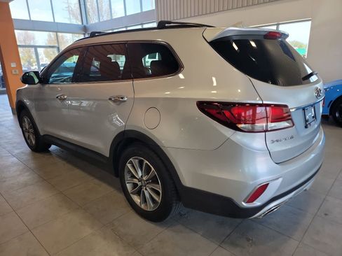 Used 2018 Hyundai Santa Fe SE w/ Cargo Package AWD/4WD image 7