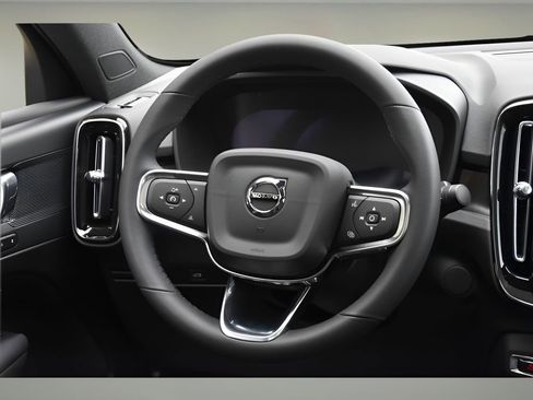 Certified 2024 Volvo C40 P8 Recharge Plus w/ Climate Package image 15