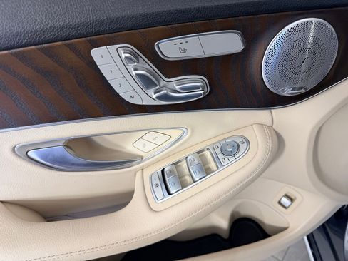 Used 2021 Mercedes-Benz C 300 Sedan image 23