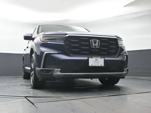 Certified 2024 Honda Pilot Touring image 39
