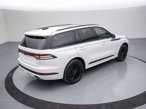 Used 2025 Lincoln Aviator Reserve w/ Jet Appearance Package image 4