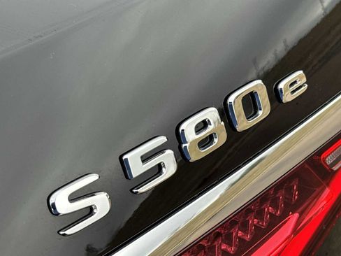 Used 2024 Mercedes-Benz S 580e 4MATIC Sedan image 11