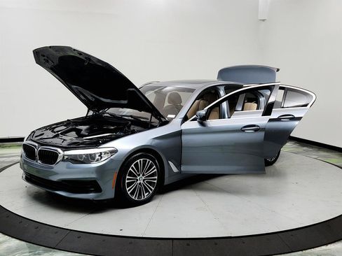 Used 2019 BMW 530i w/ Convenience Package image 9