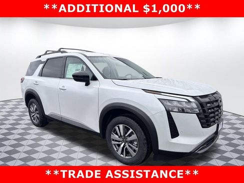 New 2026 Nissan Pathfinder SL AWD/4WD image 1