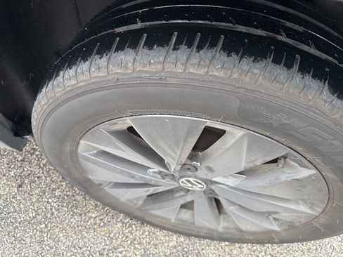 Used 2023 Volkswagen Taos S image 12