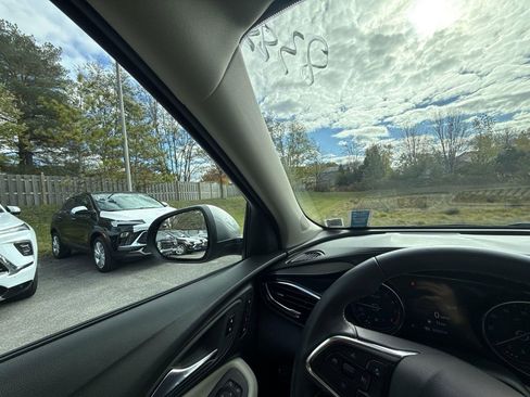 Certified 2023 Buick Encore GX Essence w/ Experience Buick Package image 15