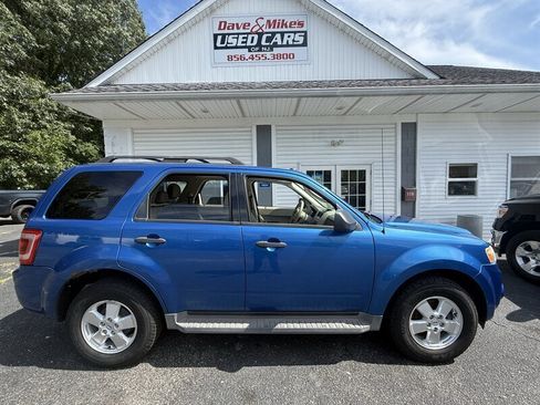 Used 2011 Ford Escape XLT w/ 202A Rapid Spec Order Code FWD image 2