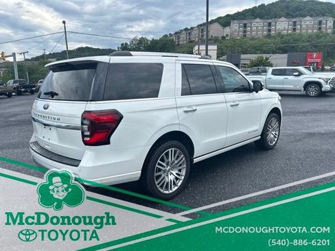 Used 2024 Ford Expedition Platinum AWD/4WD image 4