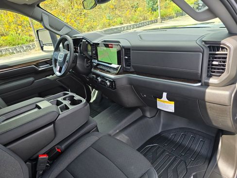 New 2026 GMC Sierra 2500 SLE w/ SLE Value Package; image 29