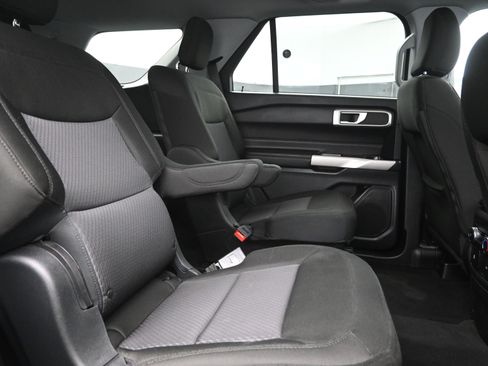 Used 2022 Ford Explorer XLT image 26