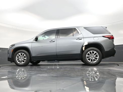Used 2023 Chevrolet Traverse LS FWD image 21