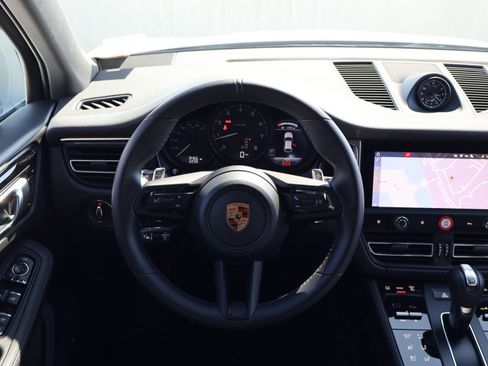 Certified 2026 Porsche Macan AWD/4WD image 15