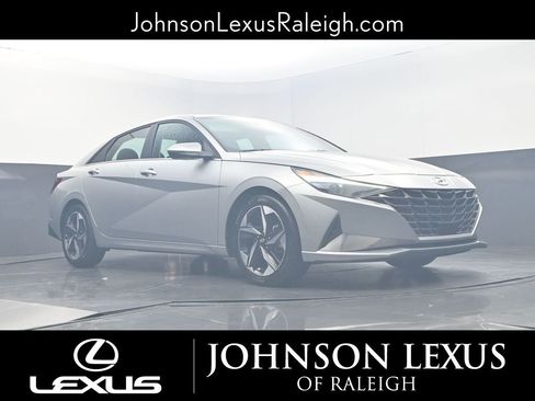 Used 2021 Hyundai Elantra SEL w/ Convenience + Premium Package image 16