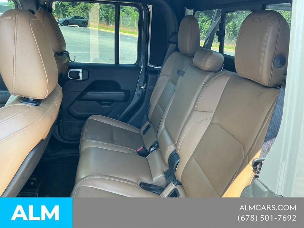 Used 2021 Jeep Gladiator Rubicon AWD/4WD image 14