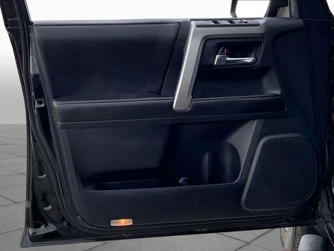 Used 2015 Toyota 4Runner SR5 Premium RWD image 21