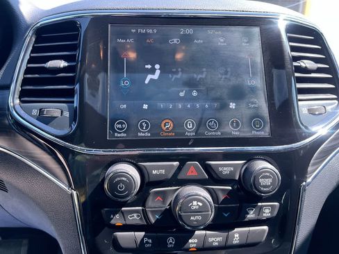 Used 2019 Jeep Grand Cherokee Limited AWD/4WD image 19