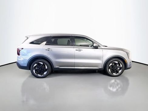 Used 2025 Kia Sorento EX w/ EX Panoramic Sunroof Package AWD/4WD image 5