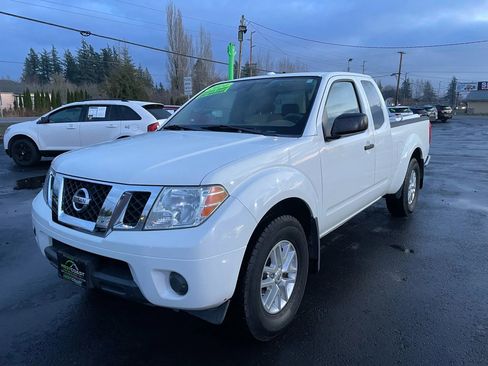 Used 2014 Nissan Frontier SV image 4