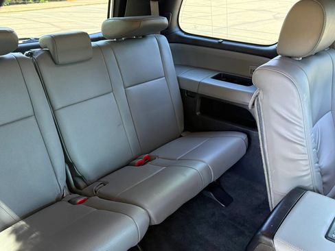 Used 2017 Toyota Sequoia Platinum AWD/4WD image 32