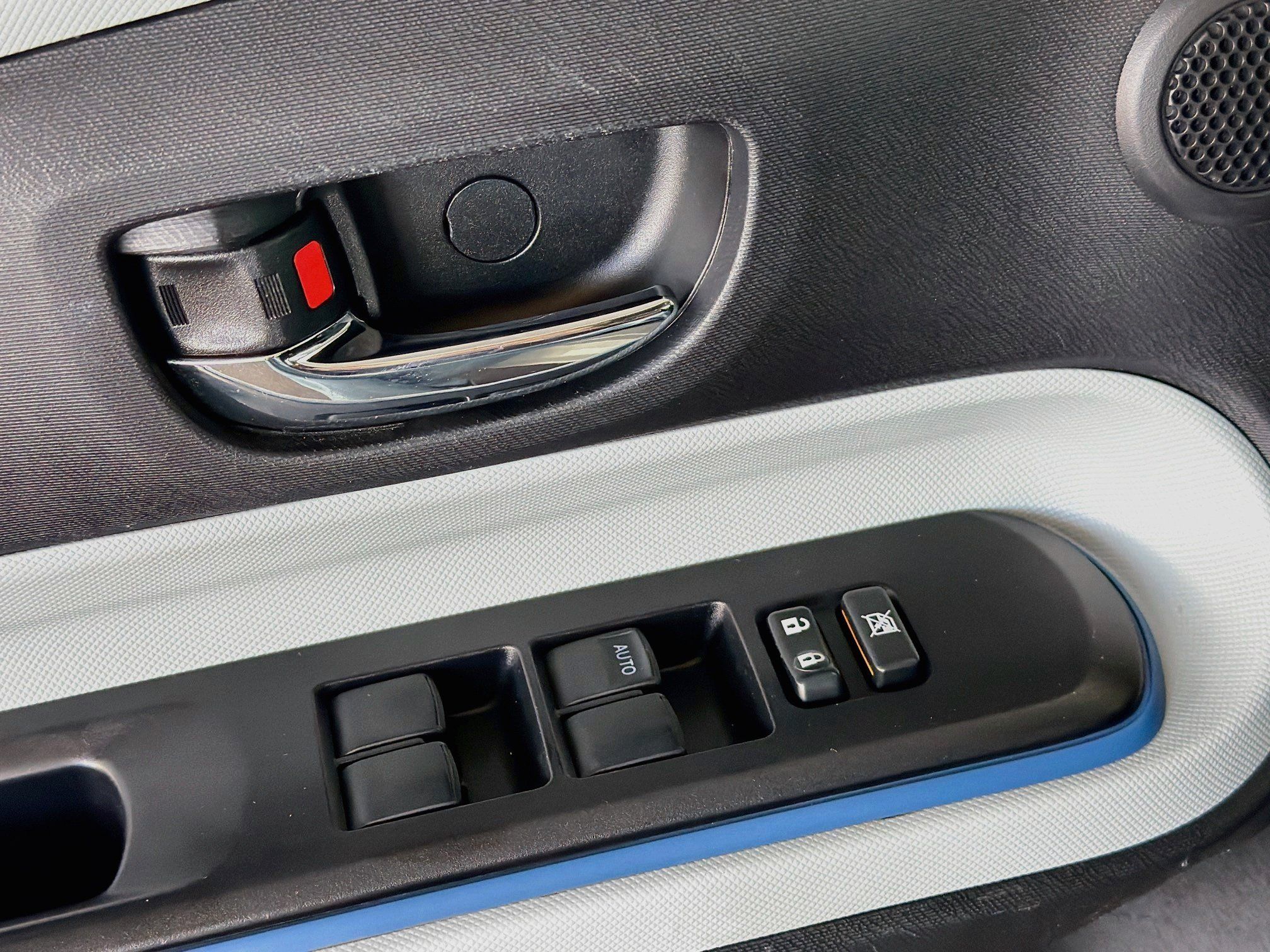 Used 2012 Toyota Prius C Two FWD image 15