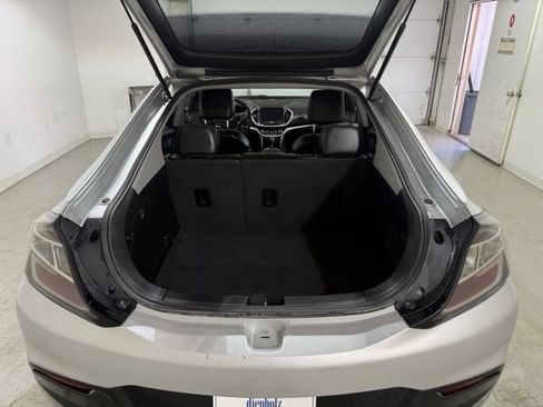 Used 2017 Chevrolet Volt LT w/ Comfort Package FWD image 8