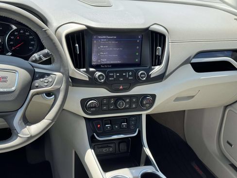 Used 2018 GMC Terrain Denali w/ Advanced Safety Package AWD/4WD image 3