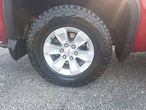 Used 2019 GMC Sierra 1500 SLE w/ Preferred Package AWD/4WD image 14