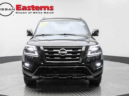 Used 2023 Nissan Armada SL w/ Midnight Edition Package image 4