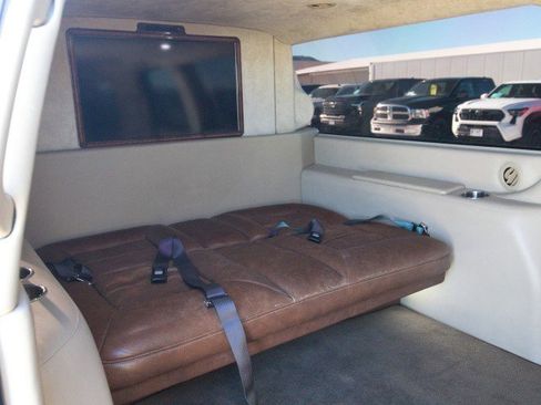 Used 2009 Cadillac Escalade ESV AWD w/ Livery Package image 29