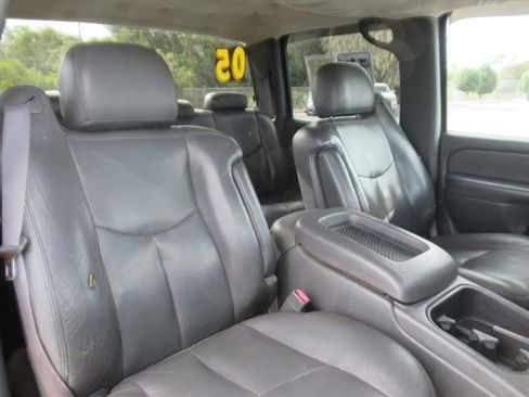 Used 2005 Chevrolet Silverado 2500 LT w/ Heavy-Duty Power Package image 10