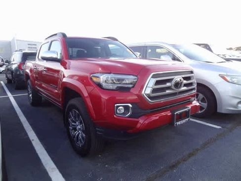 Used 2020 Toyota Tacoma Limited image 3