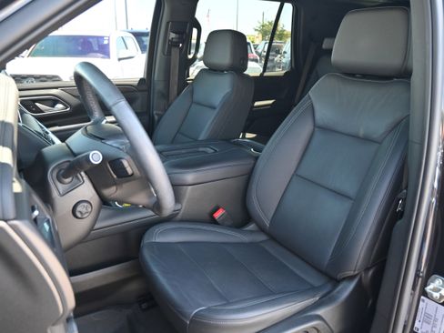 Used 2022 Chevrolet Tahoe Z71 w/ Luxury Package AWD/4WD image 15