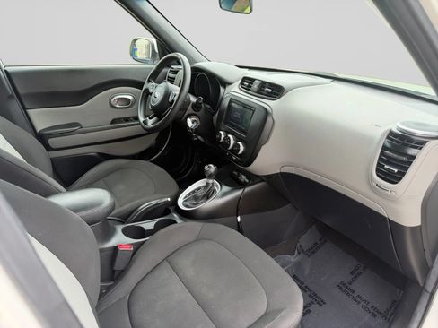 Used 2016 Kia Soul FWD image 32