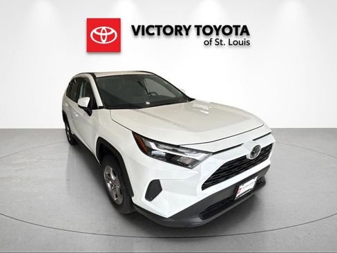 Used 2025 Toyota RAV4 XLE AWD/4WD image 1