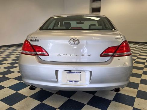 Used 2005 Toyota Avalon XLS FWD image 6