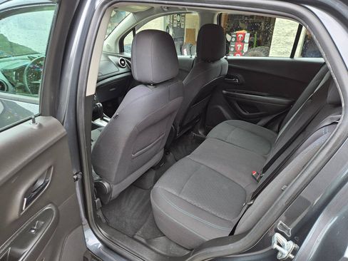 Used 2016 Chevrolet Trax LS AWD/4WD image 10