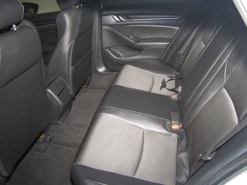 Used 2020 Honda Accord Sport image 12