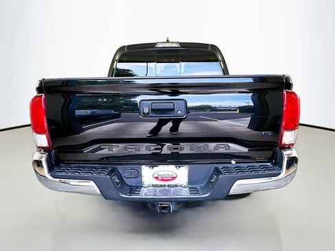 Used 2017 Toyota Tacoma TRD Off-Road w/ Tow Package image 6