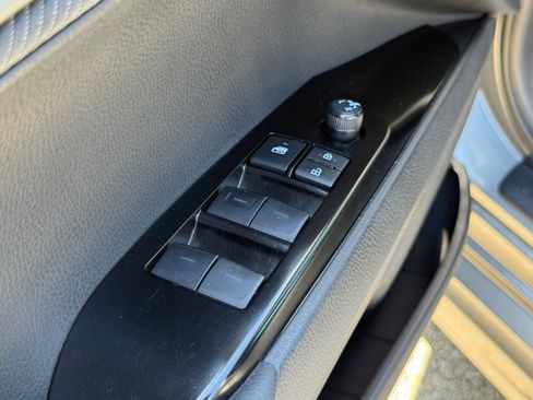 Used 2025 Toyota Camry SE FWD image 21