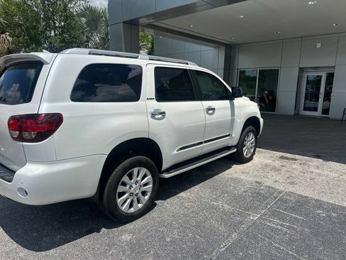Used 2018 Toyota Sequoia Platinum AWD/4WD image 3