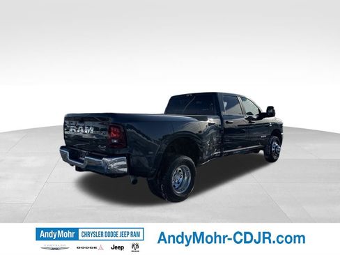 New 2026 RAM 3500 Big Horn AWD/4WD image 8