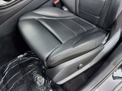 Used 2018 Mercedes-Benz GLC 300 4MATIC image 18