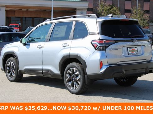 Used 2025 Subaru Forester Premium image 6