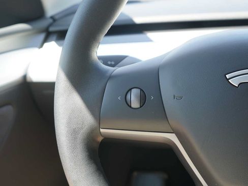 Used 2025 Tesla Model Y Long Range RWD image 16